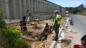 LasMalvinas destacamento digging2.jpg