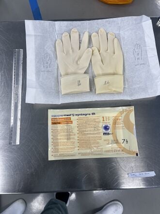Sterile gloves, view 4
