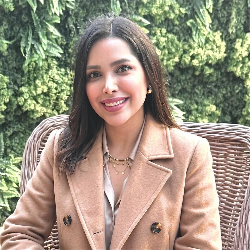 File:Elnaz Safari Abyazani.jpg
