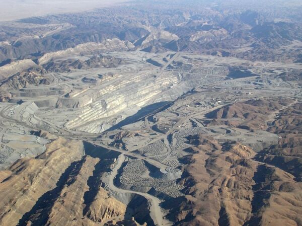 File:Rossing open pit.JPG