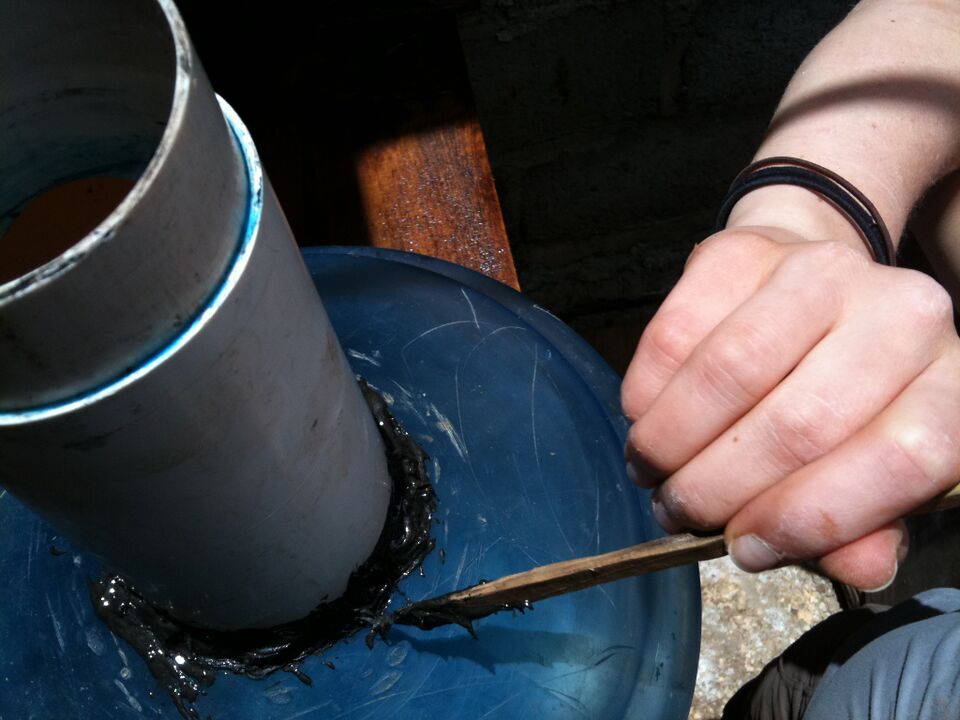 File:Caulk.JPG