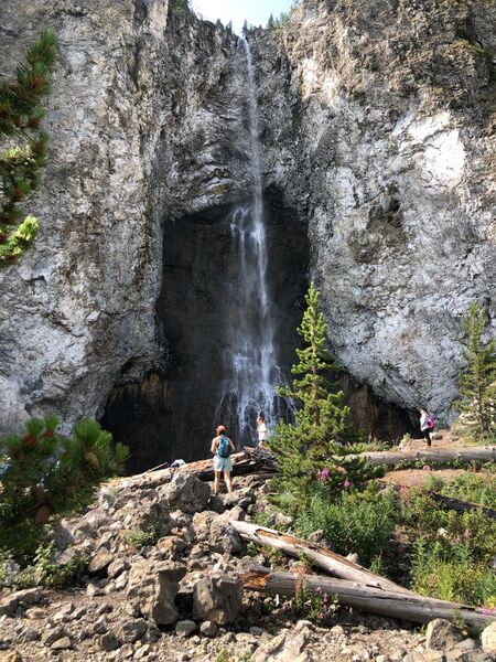 File:SARAWHITEWATERFALL.jpg