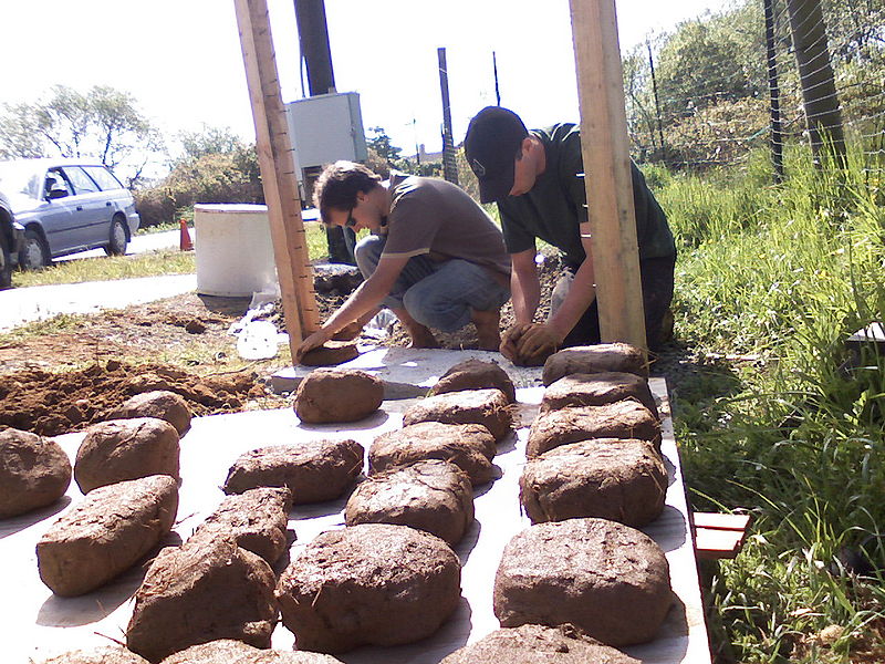 File:Making Bricks.jpg