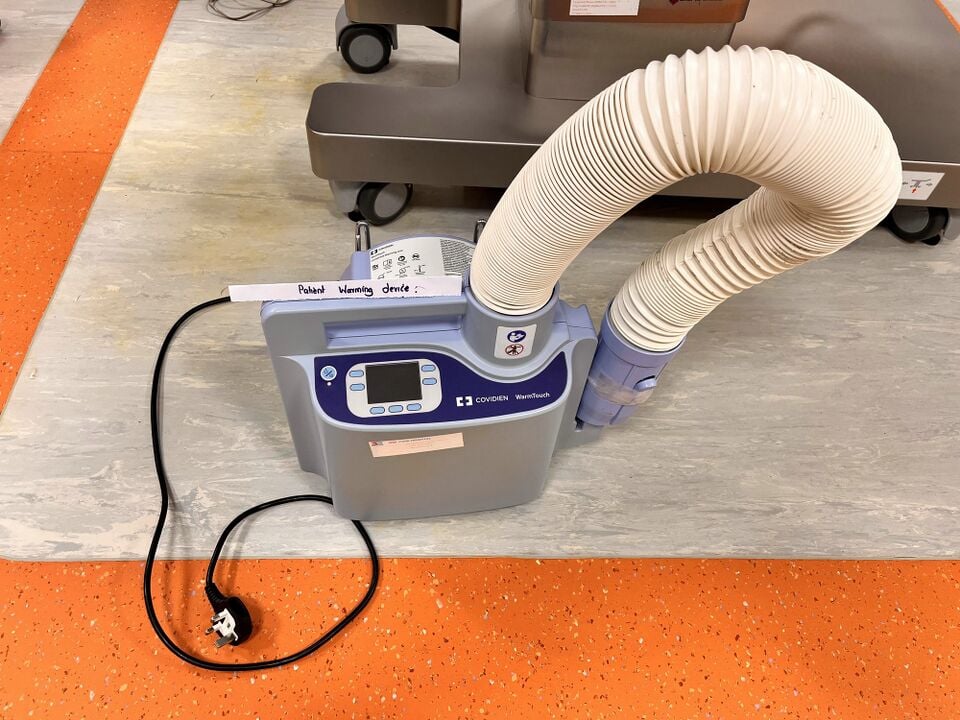 File:Patient warming device 1.jpg
