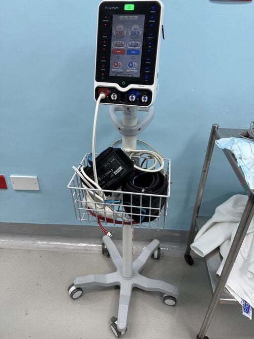 File:Surgical tourniquet 2.jpg