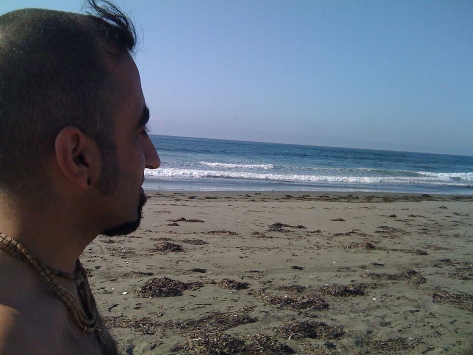 File:FrontHairAtManilaBeach.JPG