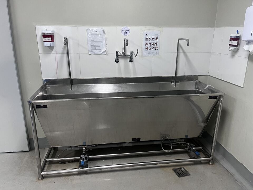 Scrub sink, view 7