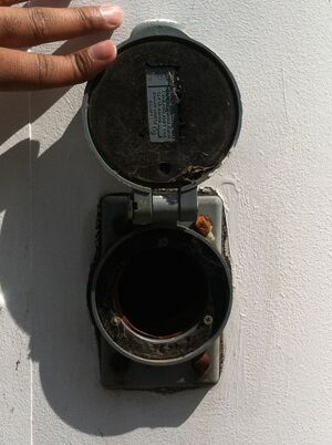 300px-MEOW_Power_Access_Port.JPG