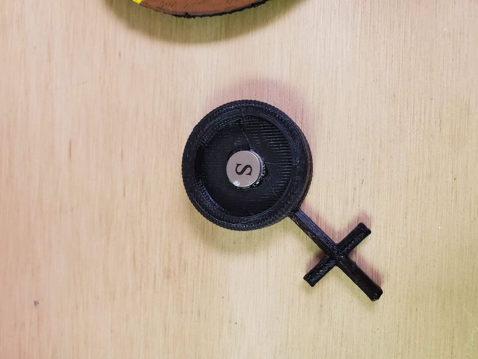 File:Magnet in pointer.jpg