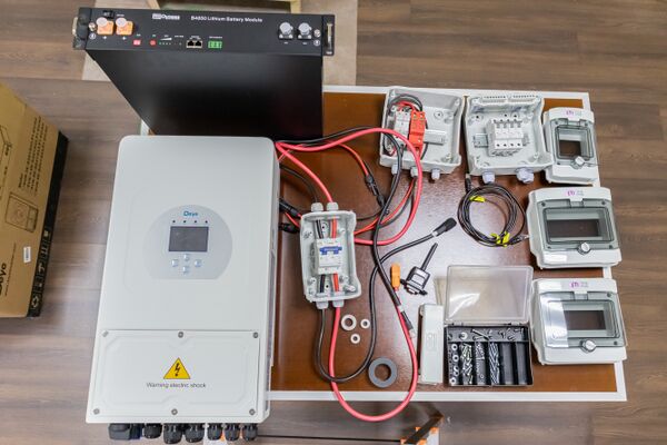 File:Charging stations main parts.jpg