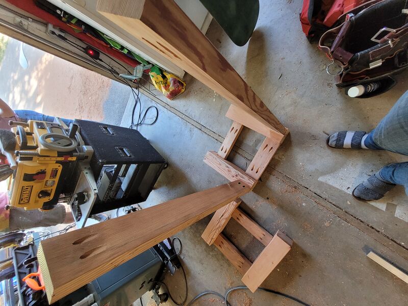 File:Mounting feet with bench structure.jpg