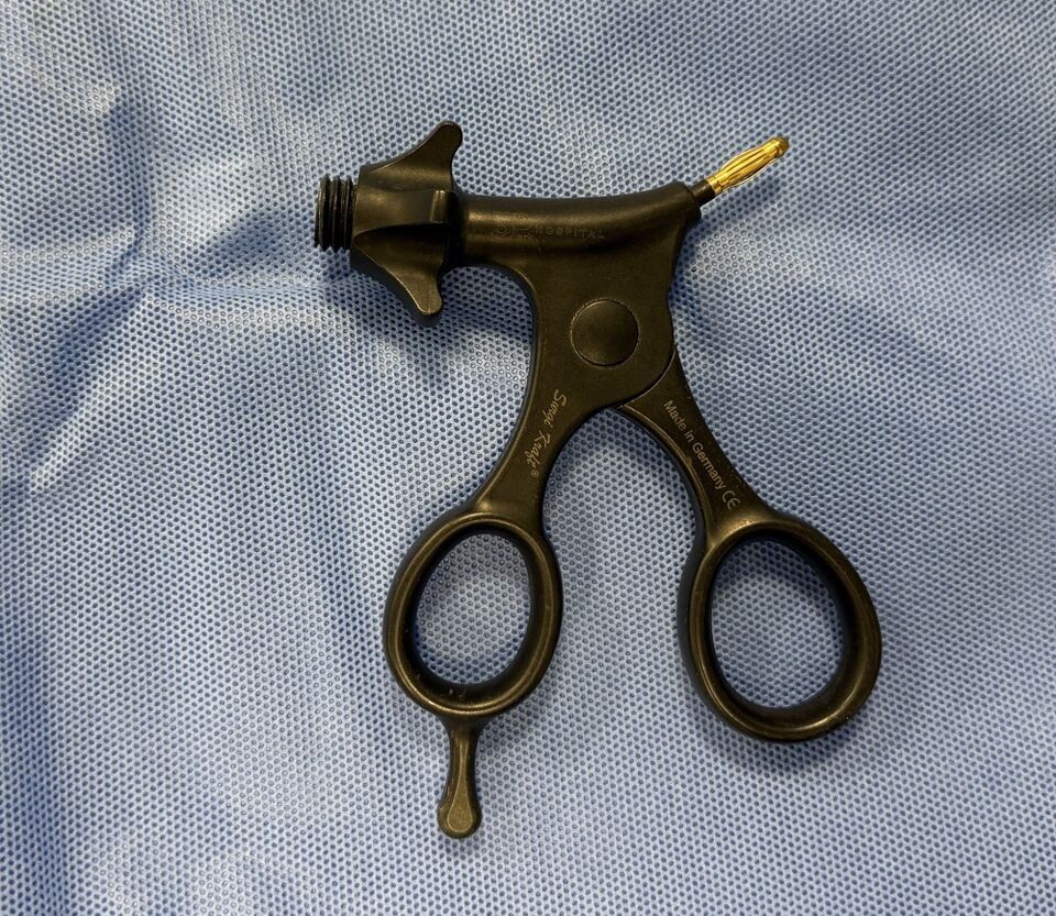 File:Laparoscopic handle non-locking 1.jpg