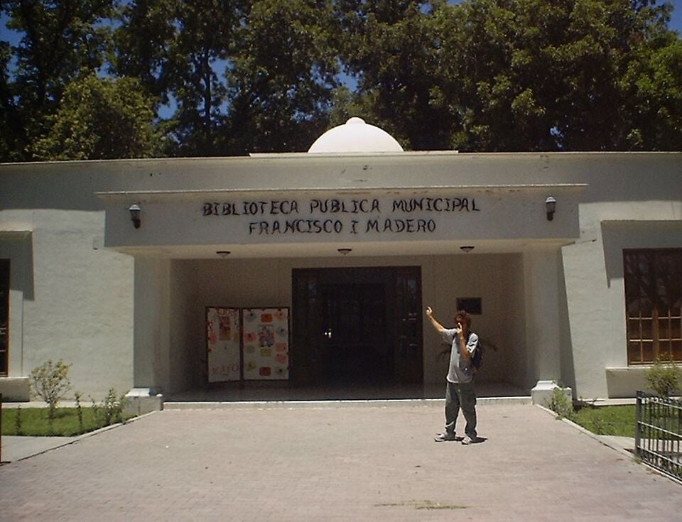 File:Library.JPG