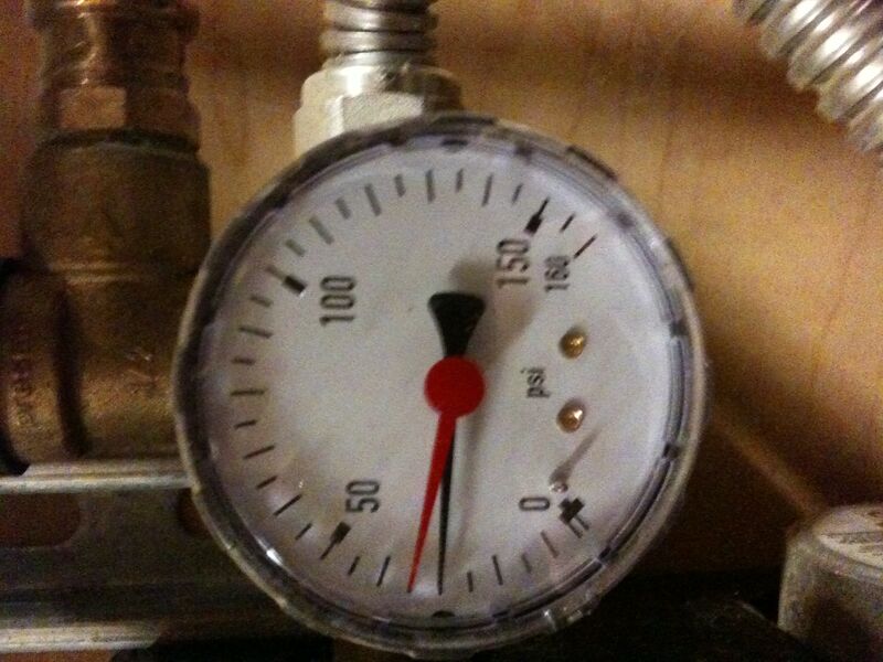 File:Solar thermal pressure gauge.jpg