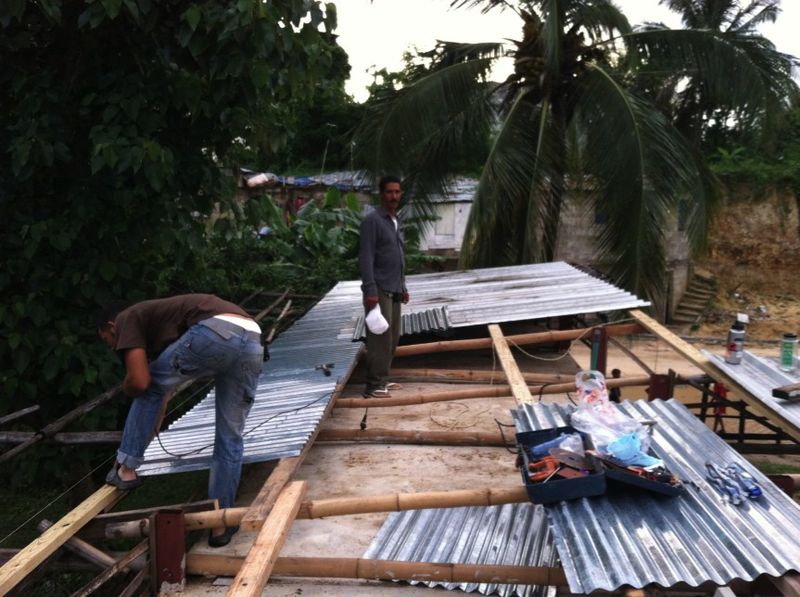File:Las malvinas roof construction.jpg