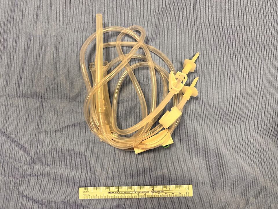 File:Laparoscopic irrigation tubing 1.jpg