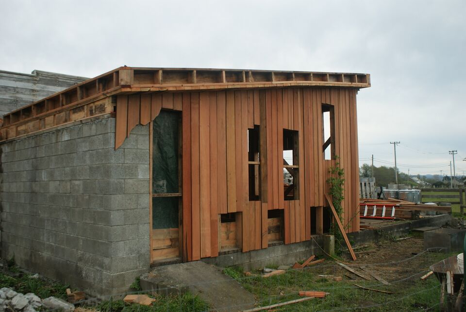File:Grassfedshed siding.jpg