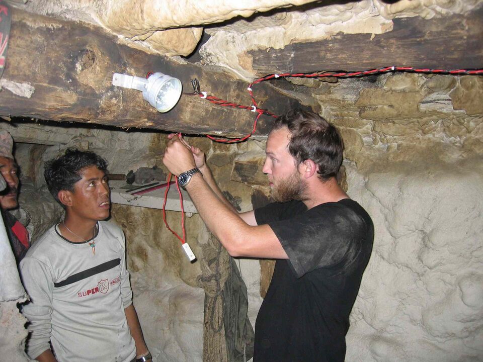 File:Nepal hiller lighting med.jpg