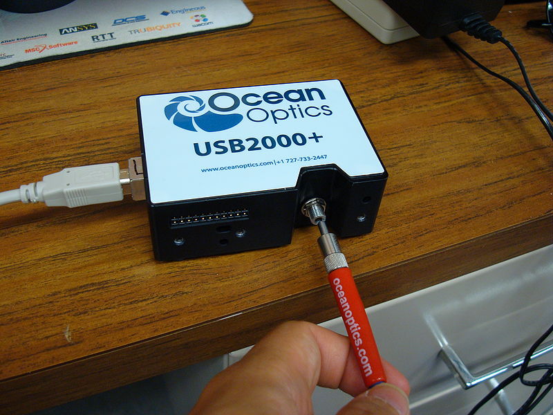 File:Fiber-connection-spectrometer.JPG