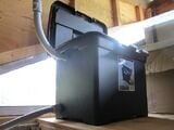 Battery container