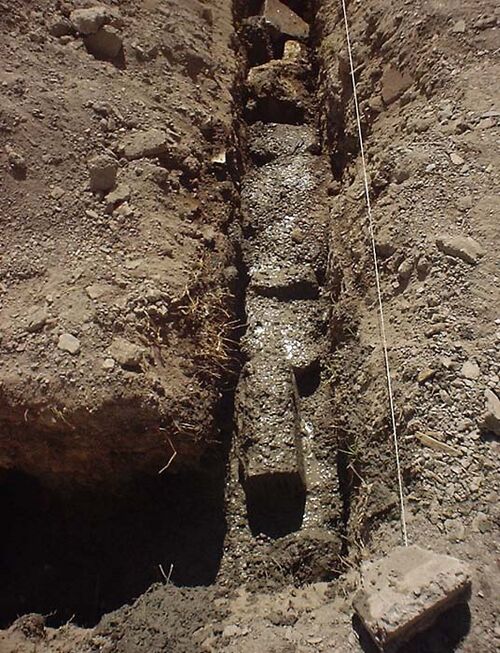 File:Cement on the rocks2.jpg