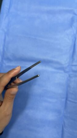 Smooth tissue forceps, second view
