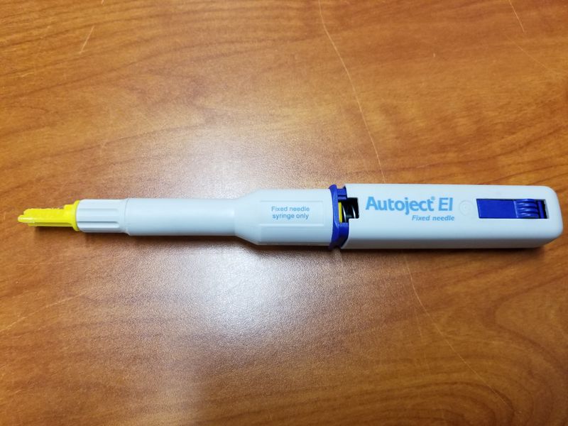 File:CommercialAutoinjectorAssembled.jpg
