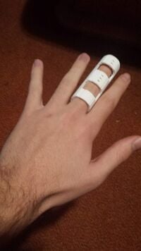 Finger brace hand.jpeg