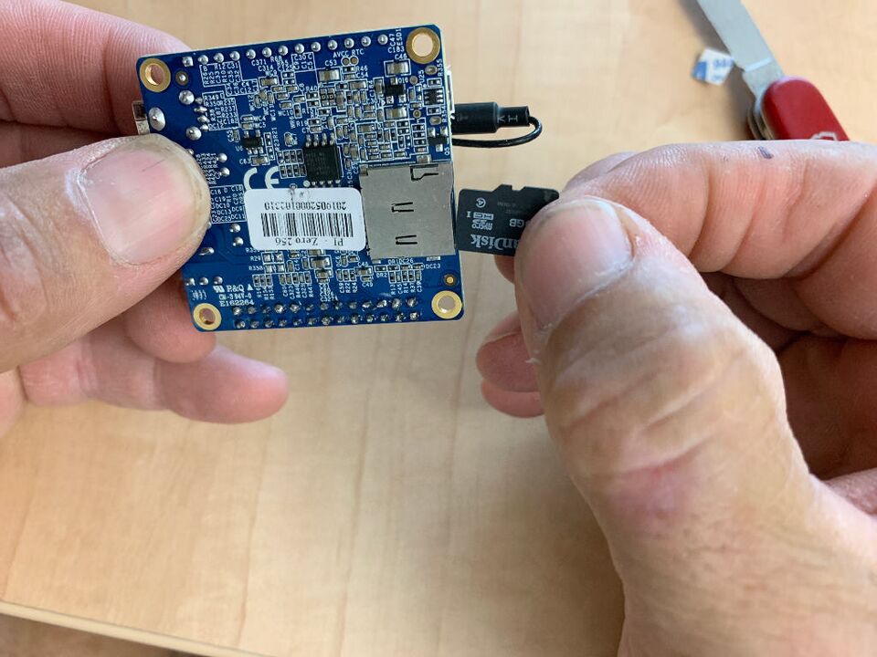 File:Athena insert sdcard.JPG