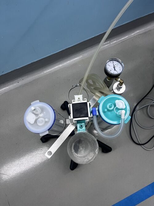 File:Suction bottles 2.jpg