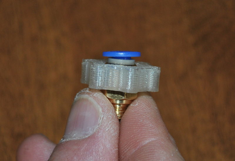File:Athena quick connect thumbscrew1.JPG