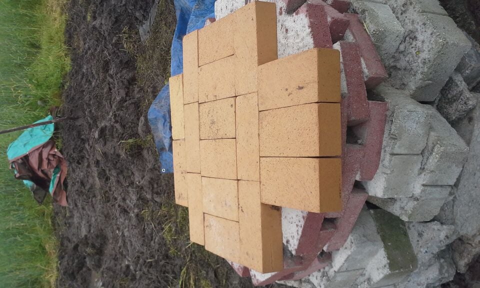 File:Fire bricks 305.jpg