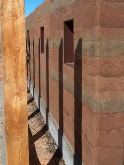 250px-Rammed_earth.jpg