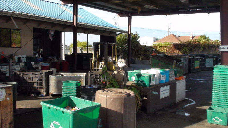 File:Entrance to Recycling center.JPG