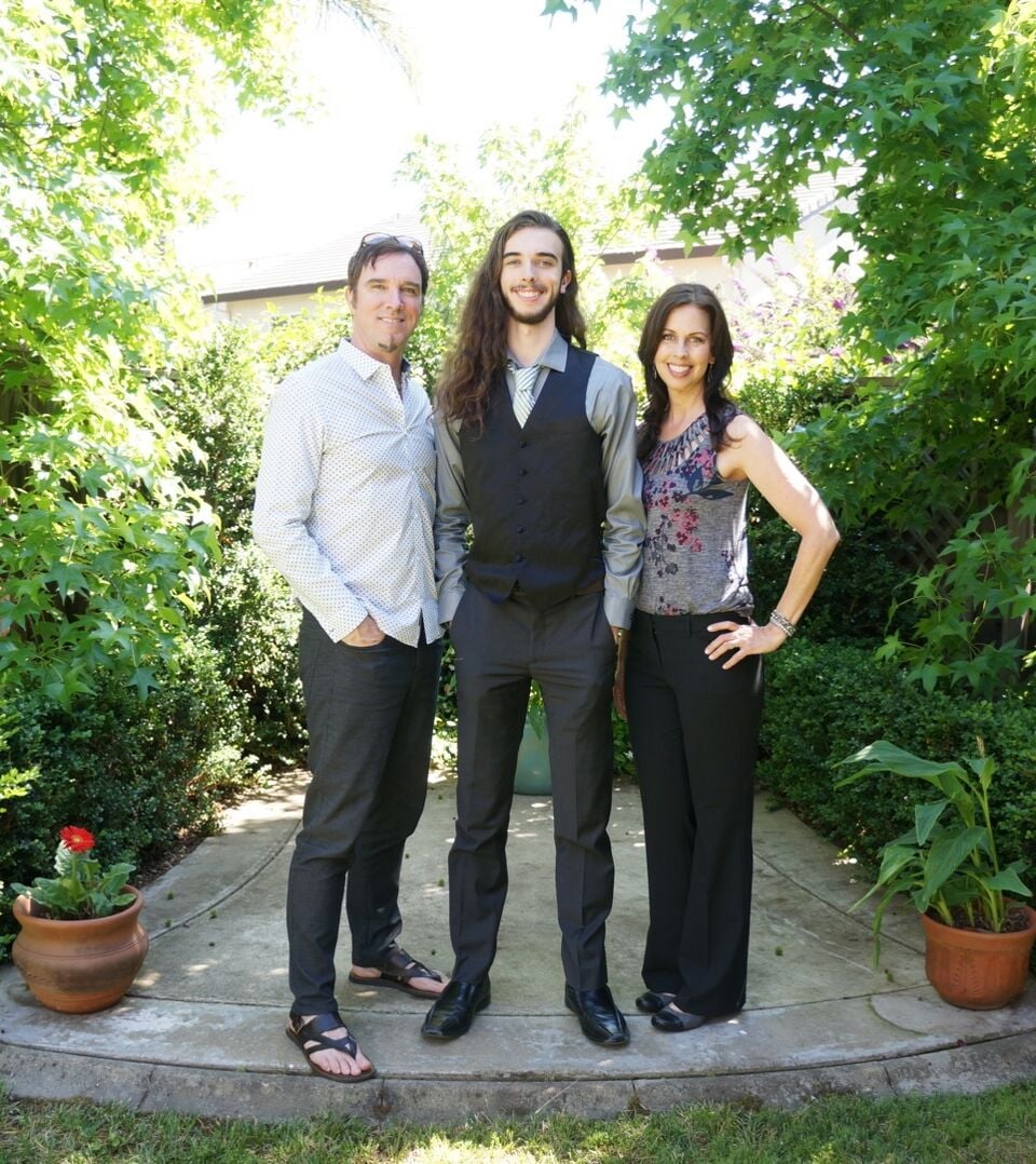 File:Garrett and parents.jpg