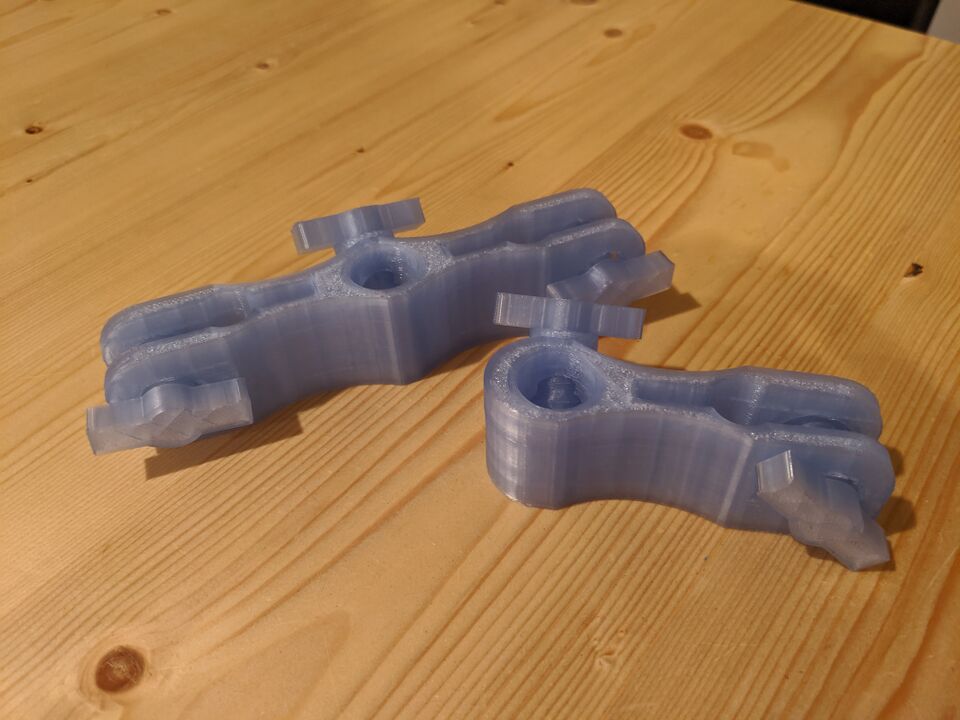 File:DoubleAndSingleBuretteClamp.jpg