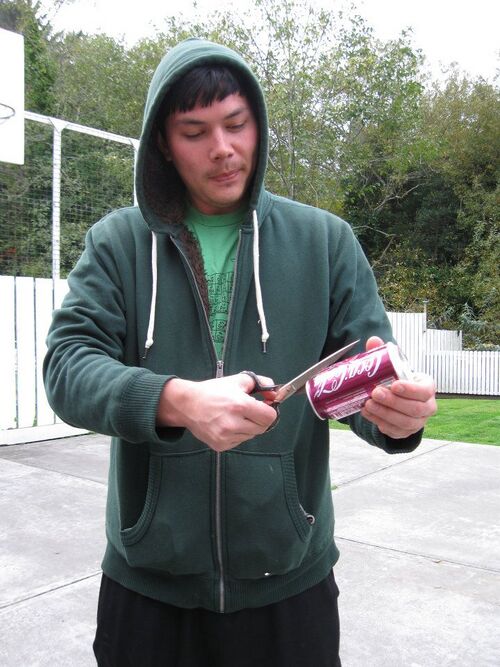 File:Cutting can.jpg