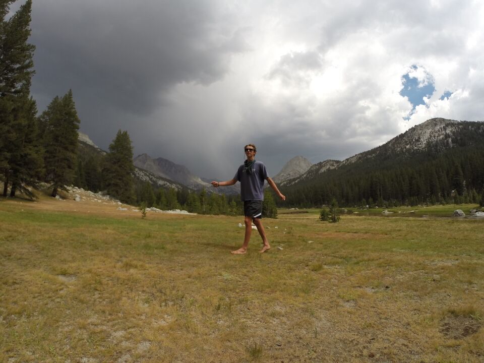File:WalkinginEvolutionValley.JPG