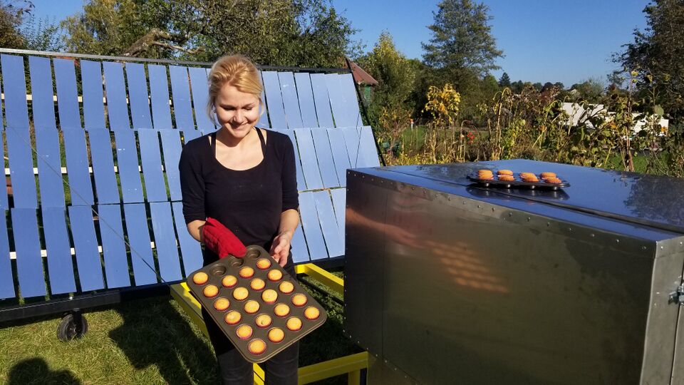 File:Lytefire DIY Solar Oven.jpg