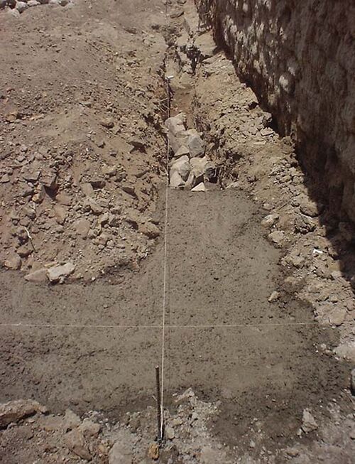 File:Cement and rocks.jpg