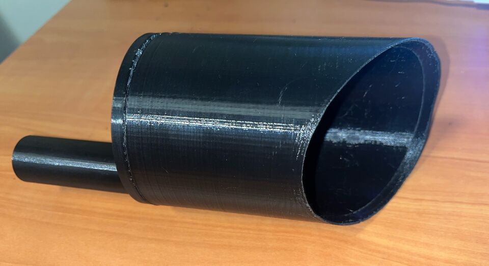 File:Scoop with Integrated Funnel.jpg