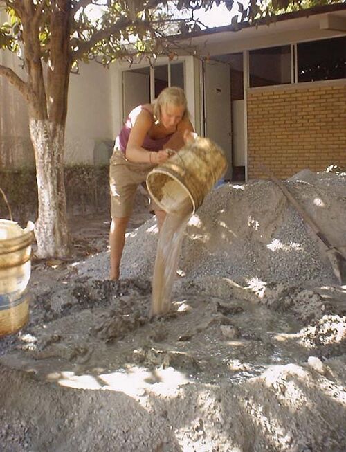 File:Adding water.jpg
