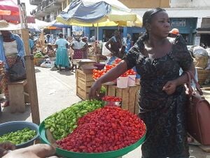 640px-A market scene in Ghana.jpeg